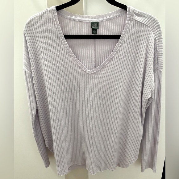 WILD FABLE Light Sweater Lavender V Neck - Picture 5 of 6